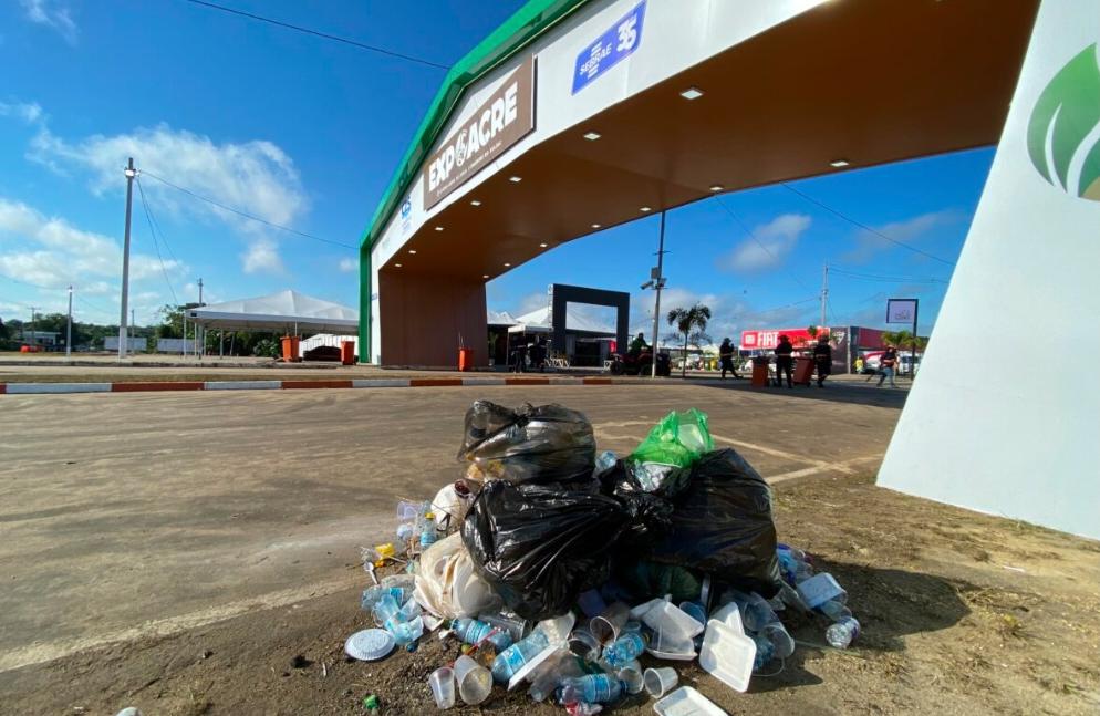 Mais de 70 toneladas de resíduos são retiradas da área da Expoacre Juruá até agora