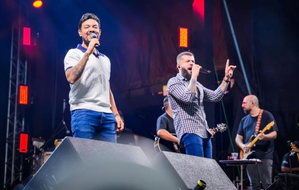 Ícaro e Gilmar fazem estreia histórica no Acre e levam público ao delírio na Expoacre Juruá