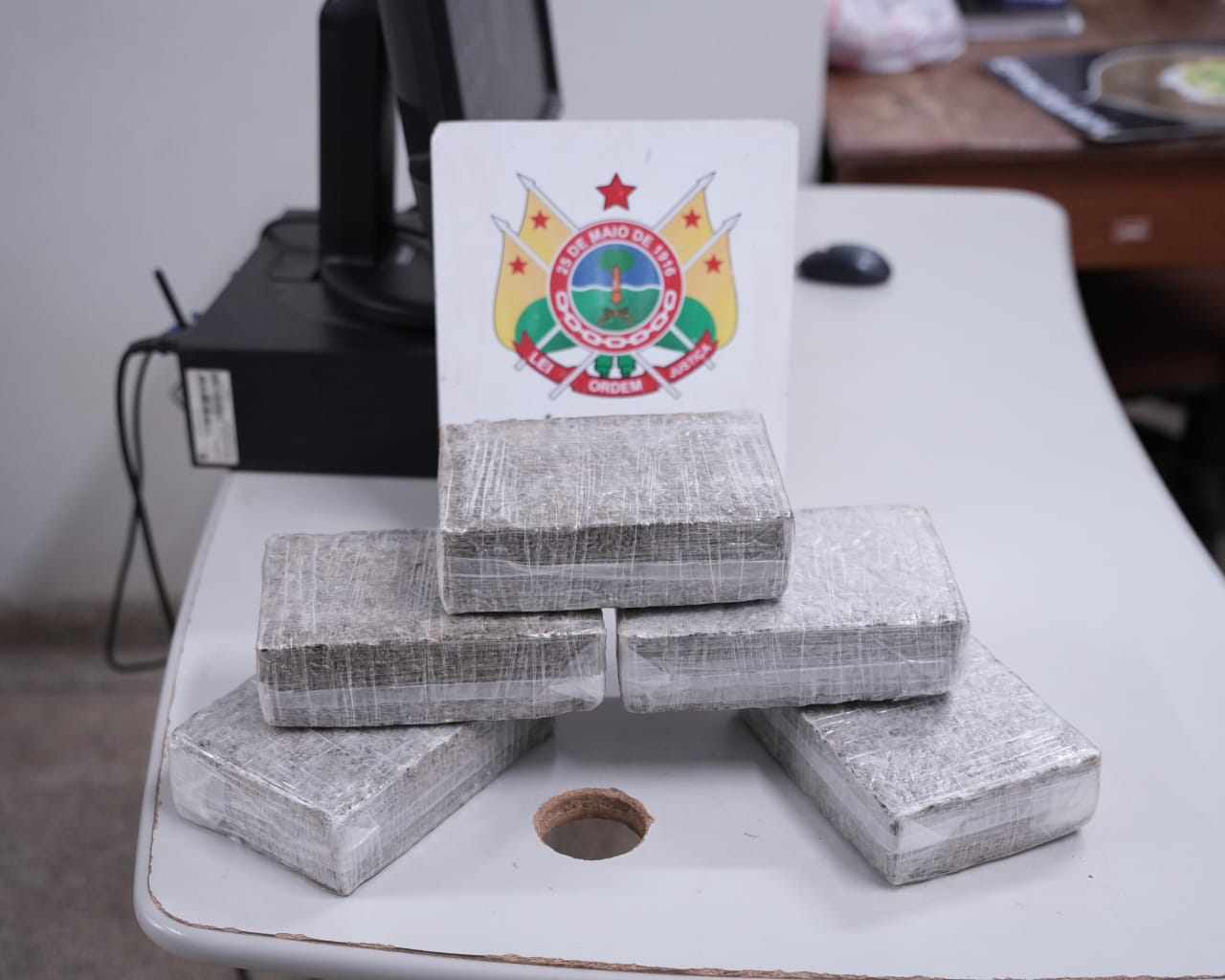 Militares apreendem mais de cinco quilos de entorpecentes em Brasileia Militares apreendem mais de cinco quilos de entorpecentes em Brasileia