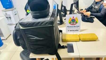 Entregador por aplicativo é preso com dois quilos de skank escondidos em mochila de entregas na Vila Acre, em Rio Branco Entregador por aplicativo é preso com dois quilos de skank escondidos em mochila de entregas na Vila Acre, em Rio Branco