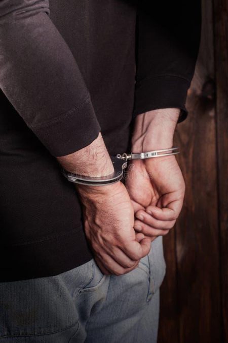 Motorista é preso em flagrante por embriaguez após bater em carro oficial na AC-405 Motorista é preso em flagrante por embriaguez após bater em carro oficial na AC-405