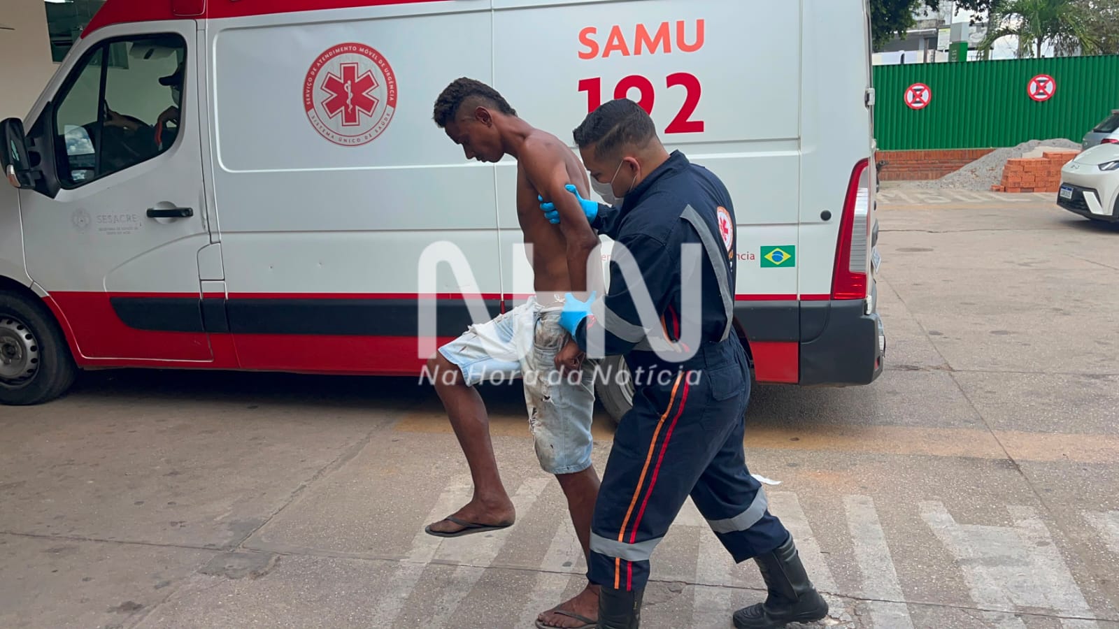 Homem em situação de rua é espancado e fica ferido após ataque no Centro de Rio Branco