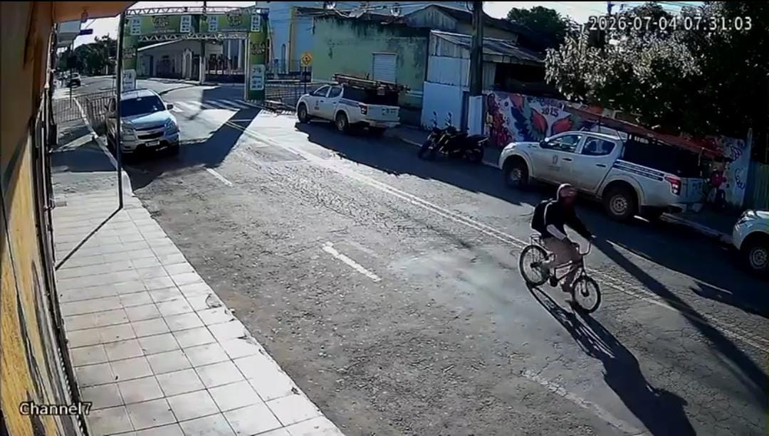 Criminoso invade casa, furta dinheiro e pertences e empurra idosa durante fuga em Brasiléia