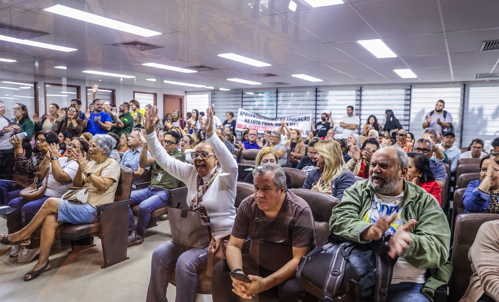 Em aprovação histórica, ALEAC corrige distorções de décadas e fortalece direitos dos servidores estaduais Em aprovação histórica, ALEAC corrige distorções de décadas e fortalece direitos dos servidores estaduais