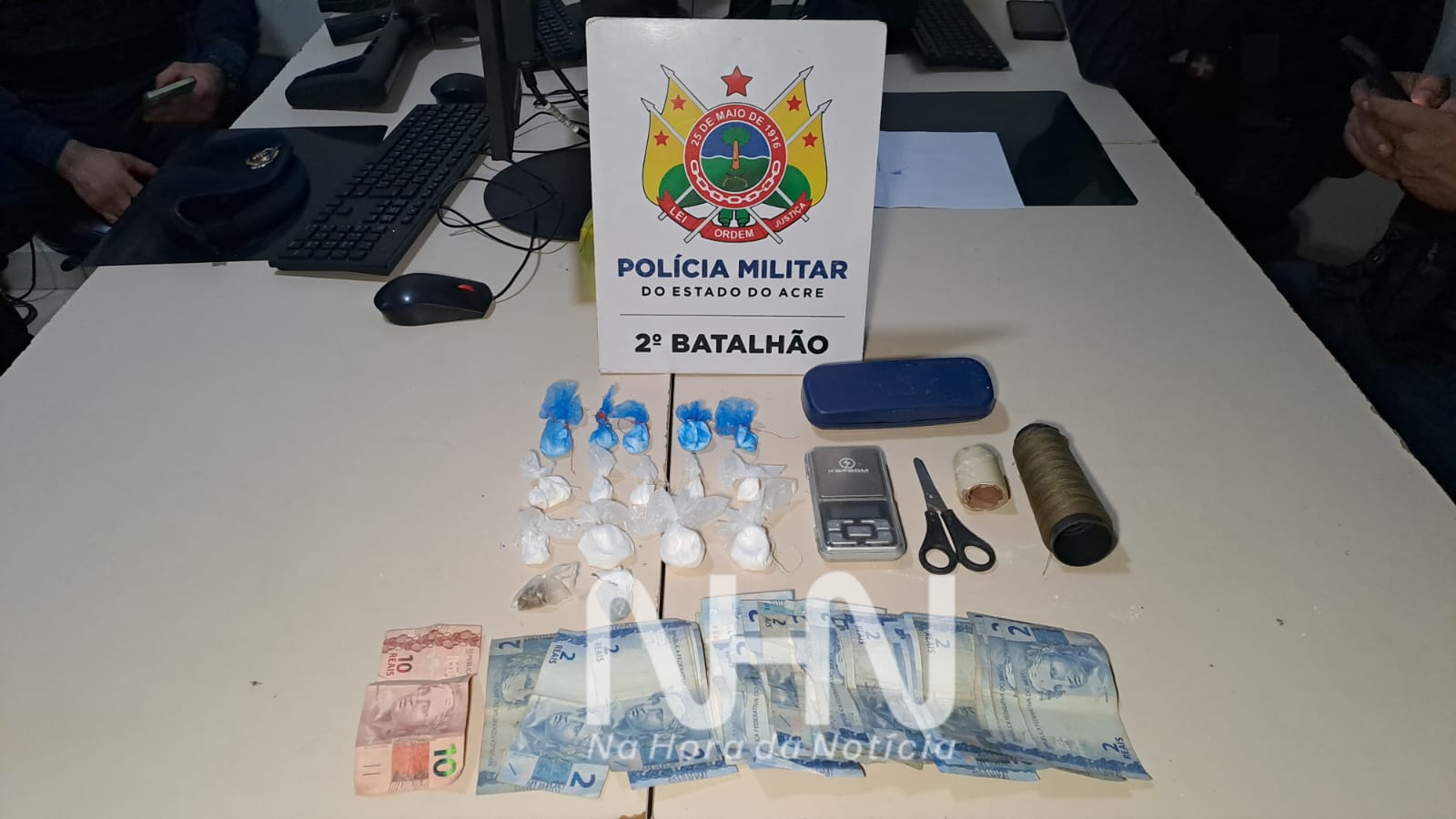 Adolescente de 17 anos reage à abordagem, agride policiais e acaba apreendido por tráfico pela Força Tática em Rio Branco Adolescente de 17 anos reage à abordagem, agride policiais e acaba apreendido por tráfico pela Força Tática em Rio Branco