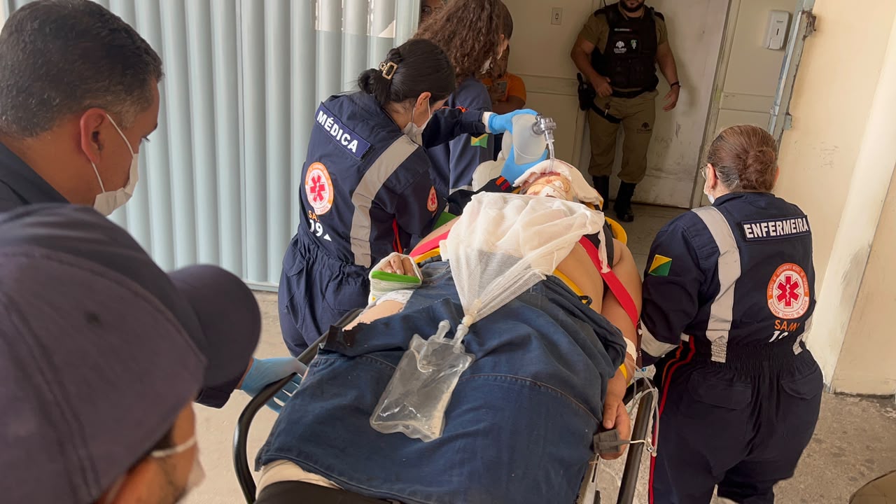 Colisão entre duas motocicletas deixa mulher em estado grave e dois homens feridos na Vila do Incra no interior do Acre Colisão entre duas motocicletas deixa mulher em estado grave e dois homens feridos na Vila do Incra no interior do Acre