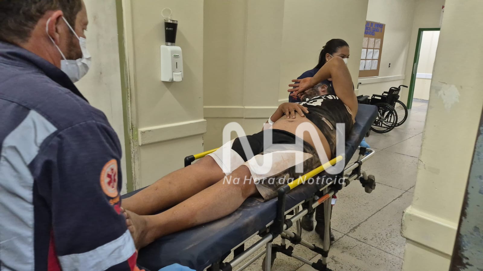 Motociclista sofre luxação no ombro após cair ao atingir buraco em rua do Loteamento Jaguar, em Rio Branco