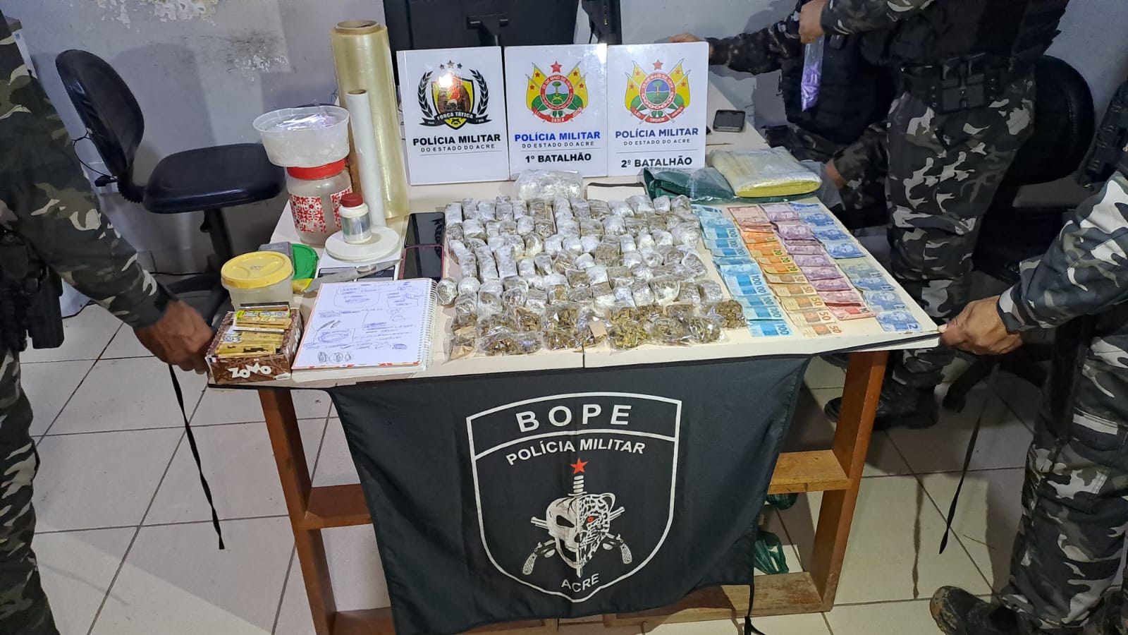 Casal é preso com grande quantidade de skank e mais de R$ 1,3 mil durante operação da PM em Rio Branco