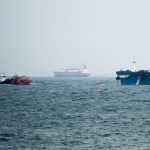 Explosões são registradas próximo ao Estreito de Ormuz; autoridades iranianas citam queda de projéteis Explosões são registradas próximo ao Estreito de Ormuz; autoridades iranianas citam queda de projéteis