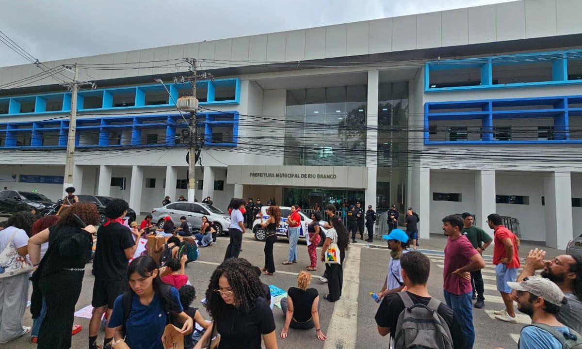 Prefeitura reage a protesto de estudantes em Rio Branco Prefeitura de Rio Branco se manifesta sobre confusão durante protesto de estudantes da Ufac