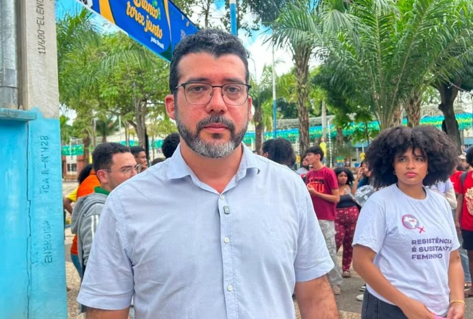 Vereador Kamai repudia ação violenta contra estudantes e cobra rigor na apuração em Rio Branco Vereador Kamai repudia ação violenta contra estudantes e cobra rigor na apuração em Rio Branco