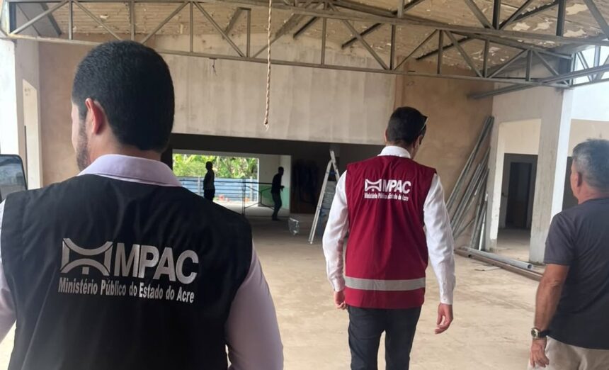 MP fiscaliza escolas, obra de creche e unidade de acolhimento no interior do Acre