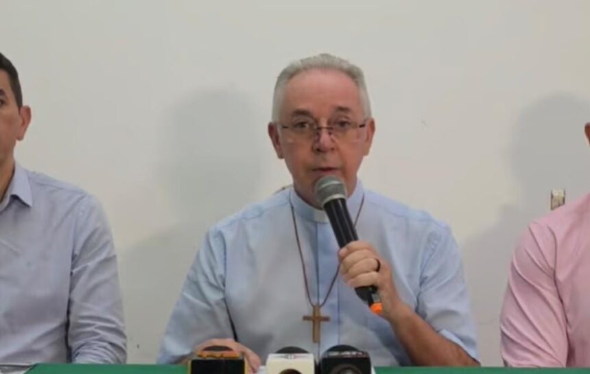 Dom Fontenelle assume Diocese de Rio Branco e defende atuação independente de partidos