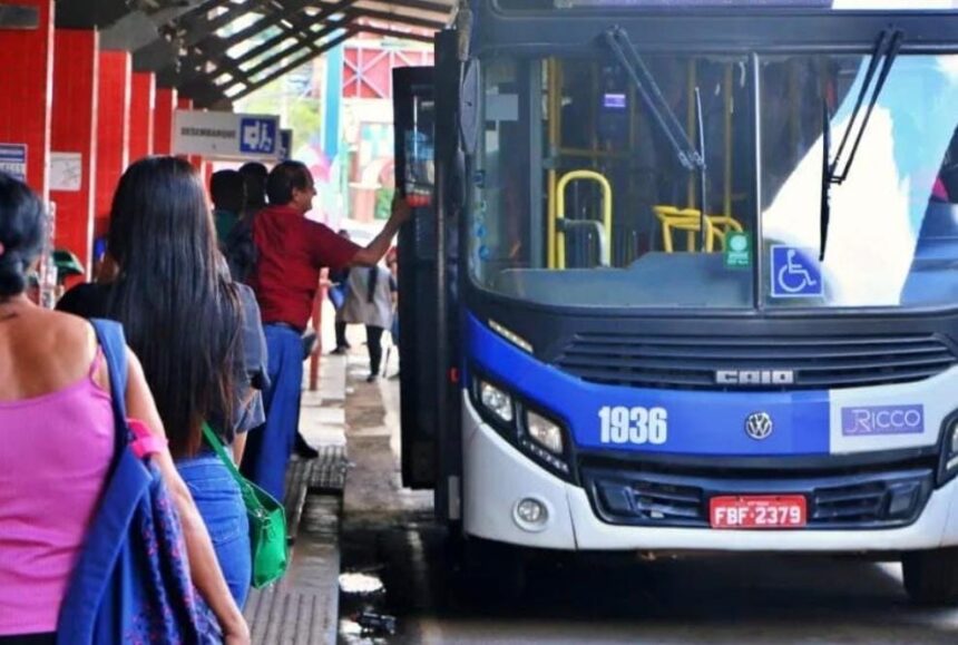 MPAC orienta prefeitura a não interromper ônibus na passagem entre empresas em Rio Branco