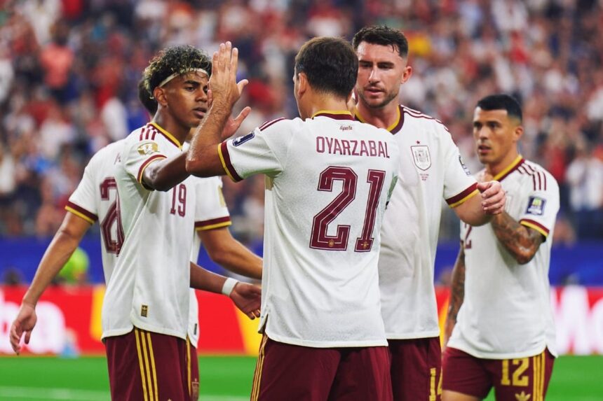 Espanha domina França por 2 a 0 e chega à final da Copa do Mundo Espanha domina França por 2 a 0 e chega à final da Copa do Mundo