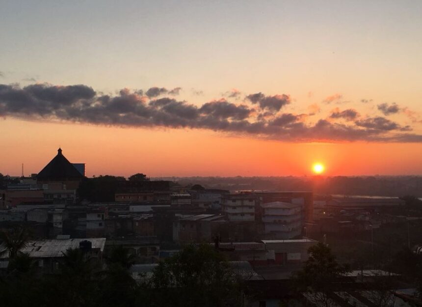 Quarta‑feira ensolarada no Acre com máxima de 32 °C e pouca chuva Quarta‑feira ensolarada no Acre com máxima de 32 °C e pouca chuva