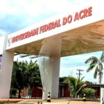Acesso à UFAC é bloqueado por estudantes em luta por transporte digno Acesso à UFAC é bloqueado por estudantes em luta por transporte digno