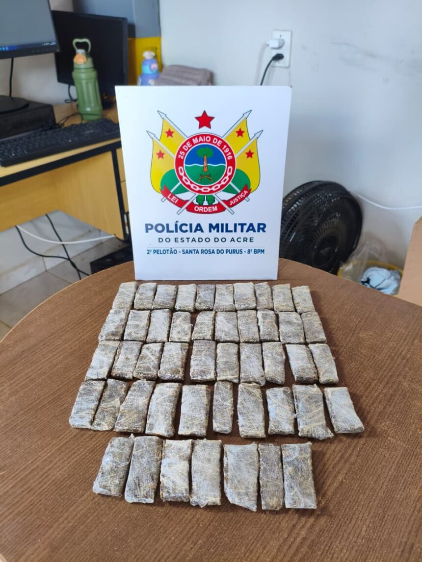 PMAC apreende 47 tabletes de maconha escondidos em sacas de ração durante fiscalização em Santa Rosa do Purus PMAC apreende 47 tabletes de maconha escondidos em sacas de ração durante fiscalização em Santa Rosa do Purus