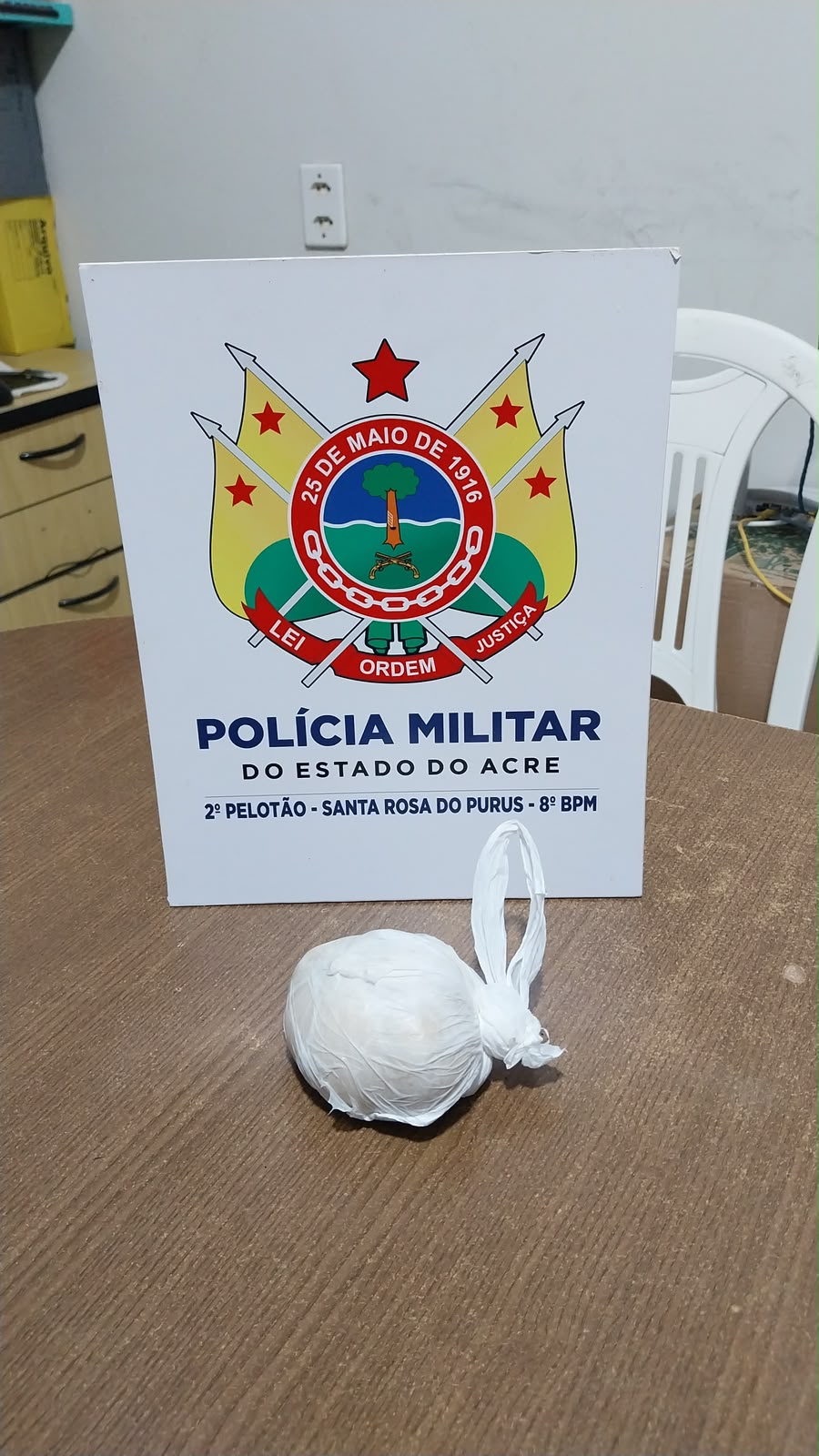 PMAC e Polícia Civil prendem três suspeitos e apreendem drogas e armas em Santa Rosa do Purus PMAC e Polícia Civil prendem três suspeitos e apreendem drogas e armas em Santa Rosa do Purus