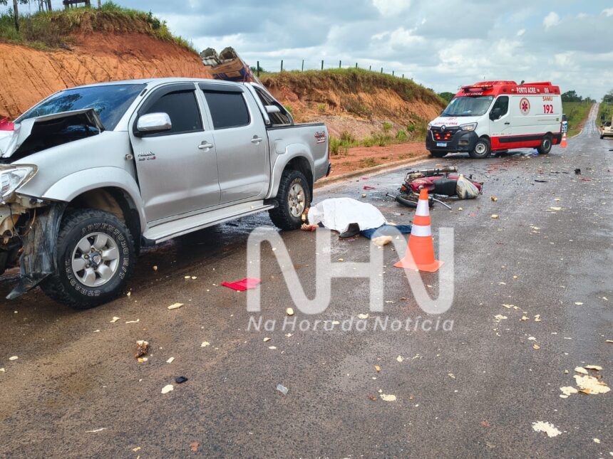 Motociclista morre após colisão frontal com caminhonete em ramal de Porto Acre