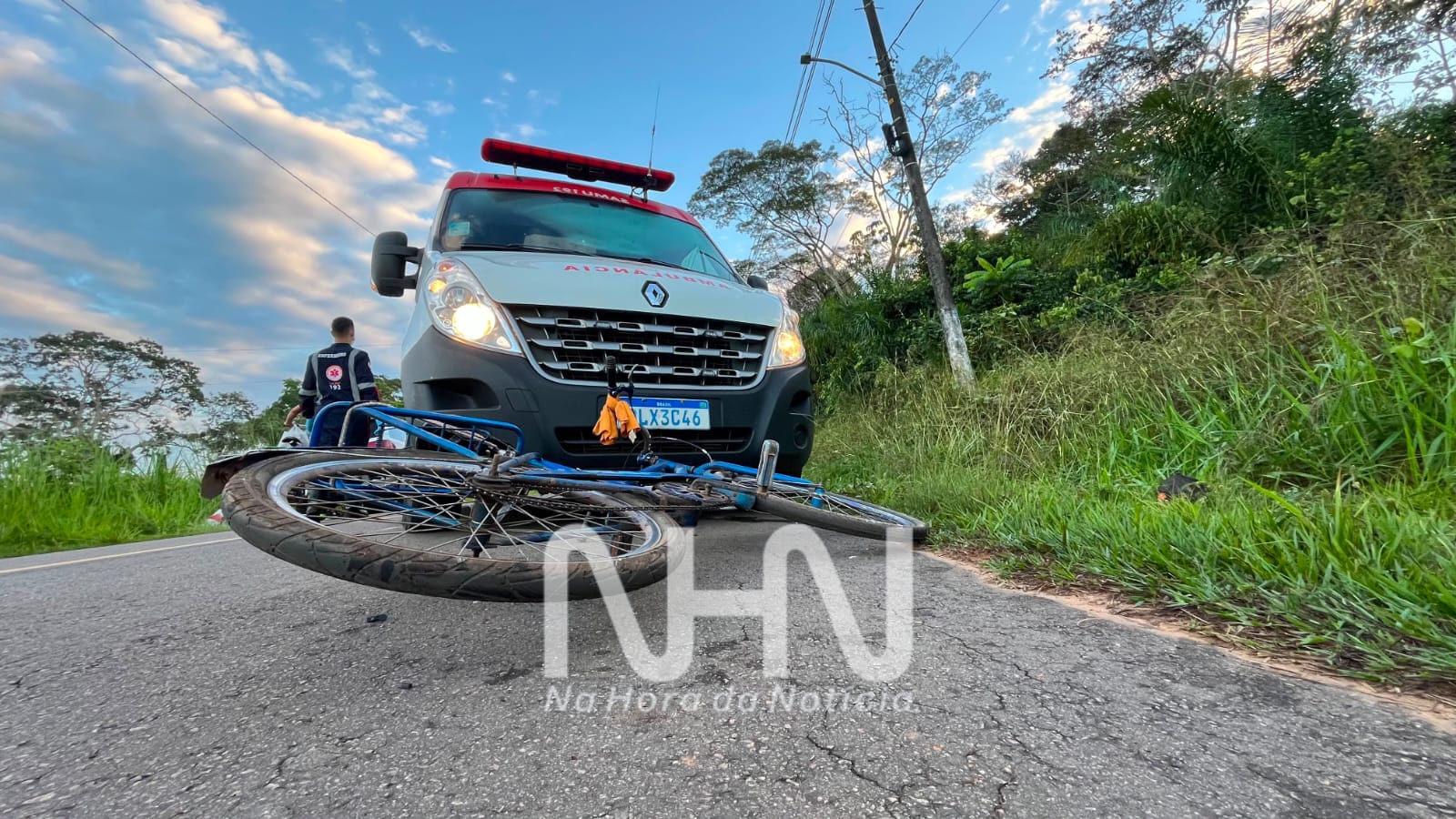Trabalhador morre após ser atropelado enquanto seguia de bicicleta para o trabalho em Rio Branco