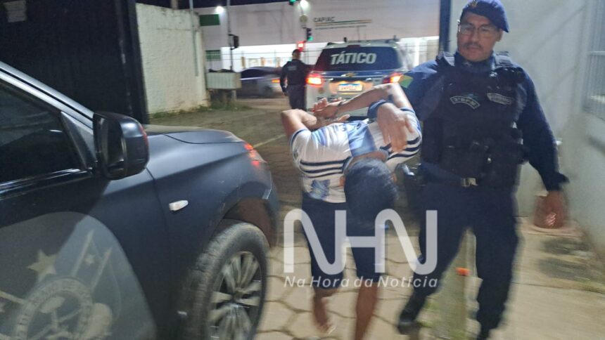 Homem é preso com cocaína, maconha e dinheiro durante ação da Força Tática em Rio Branco Homem é preso com cocaína, maconha e dinheiro durante ação da Força Tática em Rio Branco