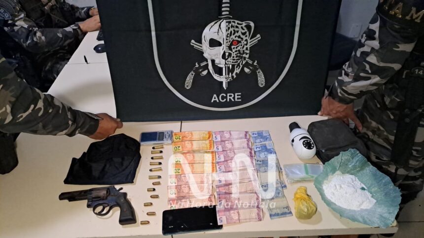 ROTAM desmonta ponto de tráfico, prende suspeito e apreende arma, drogas e munições em Rio Branco ROTAM desmonta ponto de tráfico, prende suspeito e apreende arma, drogas e munições em Rio Branco
