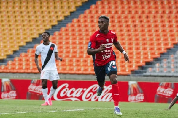 Vasco arranca empate por 2 a 2 na casa do Independiente Medellín pela Sul-Americana