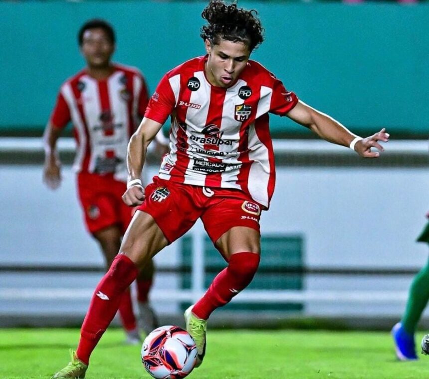 Andirá traz seis atletas do Santa Cruz e segue em busca de mais contratações Andirá traz seis atletas do Santa Cruz e segue em busca de mais contratações