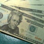 Mercado reage a tarifas e tensões; dólar fica em R$ 5,08 Mercado reage a tarifas e tensões; dólar fica em R$ 5,08