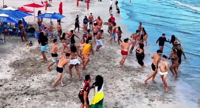 Quadrilha acreana Malucos na Roça leva tradição junina e orgulho do Acre para orla de Maceió Quadrilha acreana Malucos na Roça leva tradição junina e orgulho do Acre para orla de Maceió
