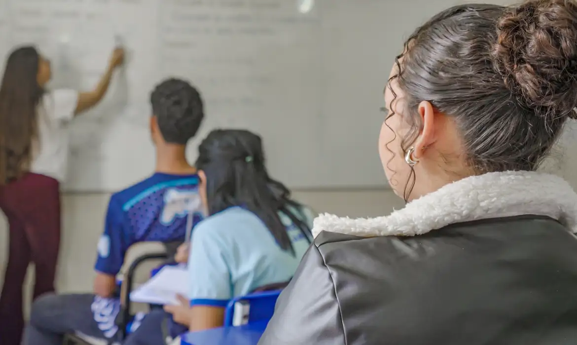 Nascidos em maio e junho recebem parcela do Pé-de-Meia, nesta quarta Nascidos em maio e junho recebem parcela do Pé-de-Meia, nesta quarta