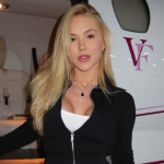 Virginia Fonseca fica doente durante viagem aos EUA e desembolsa mais de R$ 1,6 mil em remédios Virginia Fonseca fica doente durante viagem aos EUA e desembolsa mais de R$ 1,6 mil em remédios