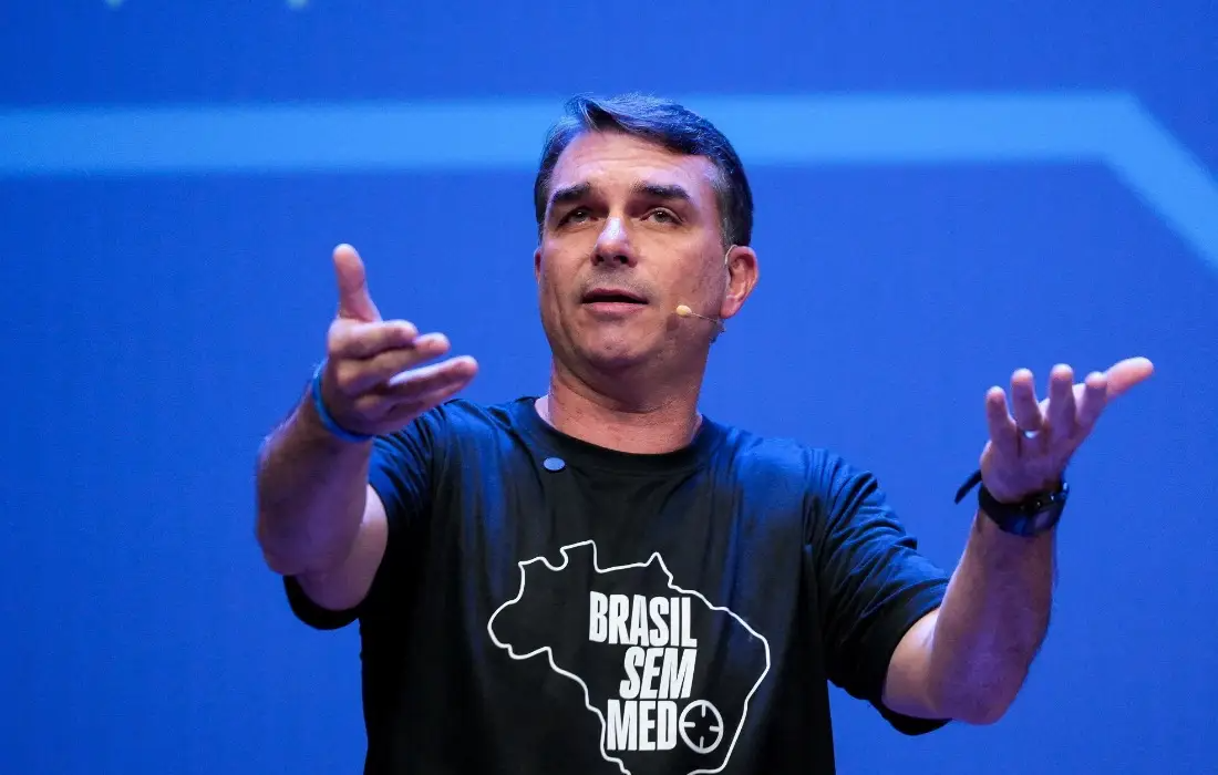 Flávio critica Michelle: ‘Está equivocada ao insinuar que estive em festa de Vorcaro’ Flávio critica Michelle: ‘Está equivocada ao insinuar que estive em festa de Vorcaro’
