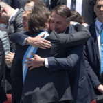 Decisão de Moraes inviabiliza visita de Javier Milei a Bolsonaro