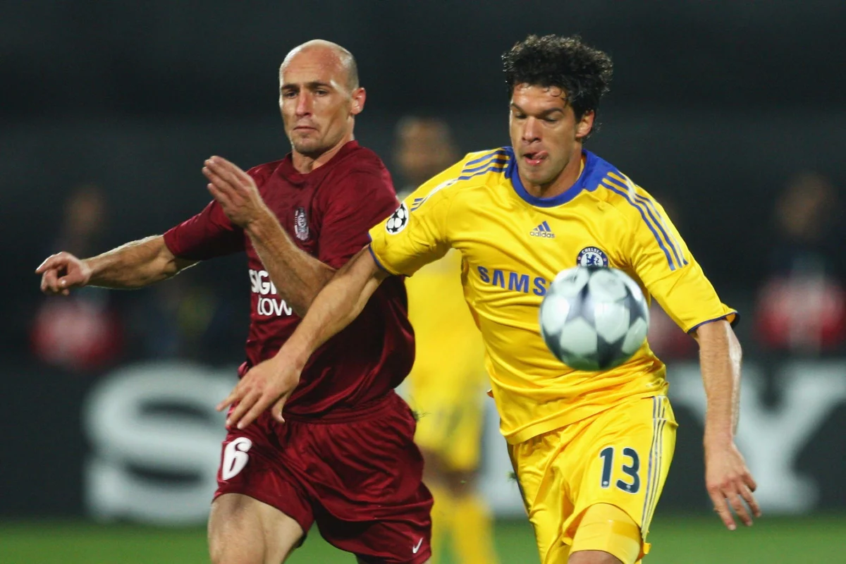 Ex-seleção da Romênia, Gabriel Mureșan morre afogado aos 44 anos Ex-seleção da Romênia, Gabriel Mureșan morre afogado aos 44 anos