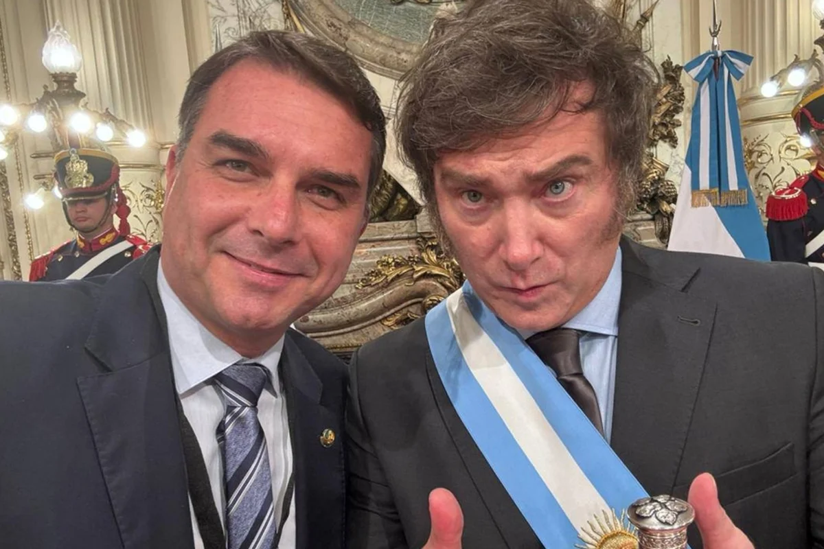 Milei vem ao Brasil para lançamento da candidatura de Flávio Bolsonaro