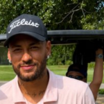 Sorridente, Neymar é tietado em campo de golfe nos EUA após derrota do Brasil na Copa