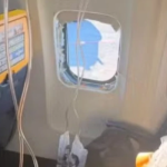 Janela se rompe durante voo e passageiro é sugado para fora de avião
