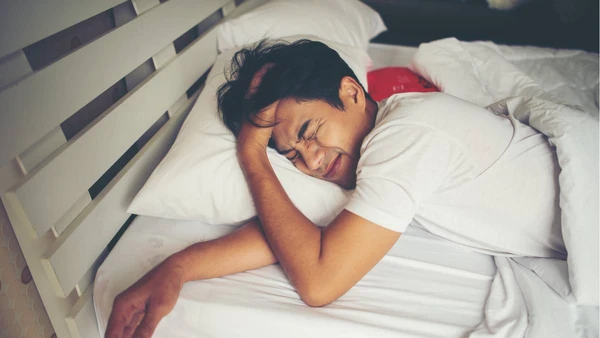 Dormir mal pode fazer seu próprio sistema imunológico atacar o organismo, alerta especialista
