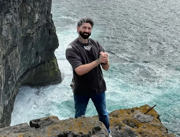 Ex-jogador brasileiro morre aos 40 anos após acidente de scooter elétrica na Irlanda Ex-jogador brasileiro morre aos 40 anos após acidente de scooter elétrica na Irlanda