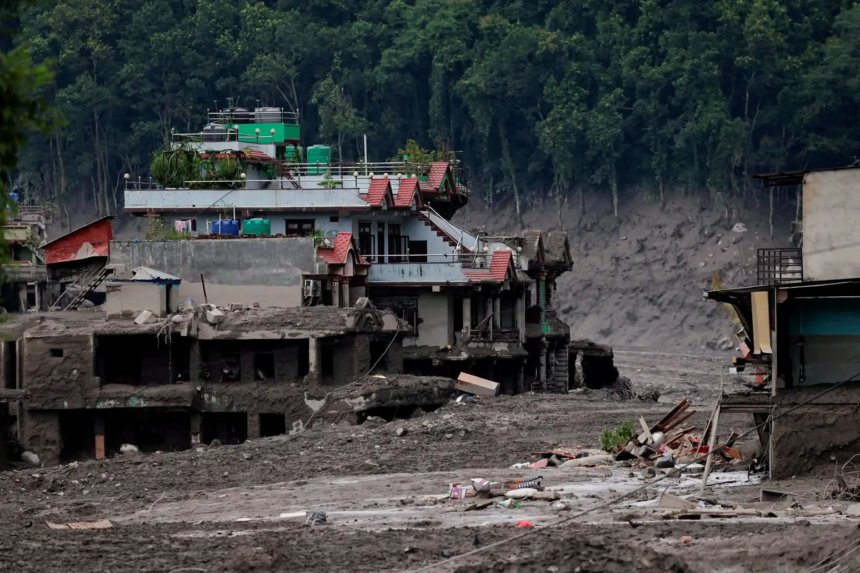 “Parecia um ciclone”: sobreviventes relatam terror de enchente devastadora no Nepal “Parecia um ciclone”: sobreviventes relatam terror de enchente devastadora no Nepal