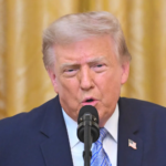 Trump embarcou em voo secreto por meio de caminhão devido à ameaça do Irã Trump embarcou em voo secreto por meio de caminhão devido à ameaça do Irã