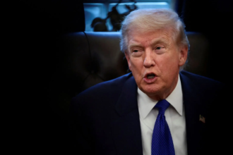 Trump adverte sobre consequências econômicas para qualquer país que apoie o Irã Trump adverte sobre consequências econômicas para qualquer país que apoie o Irã