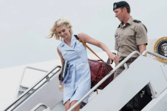Quem é a “Impressora Humana”, assistente de Trump pivô de ataques a jornalista Quem é a “Impressora Humana”, assistente de Trump pivô de ataques a jornalista