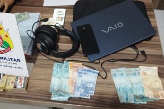 Polícia Militar prende dupla suspeita de roubo a residência e recupera bens em Plácido de Castro