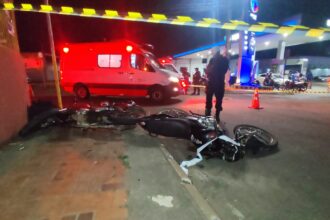Dois motociclistas ficam feridos após colisão no bairro Nova Estação, em Rio Branco