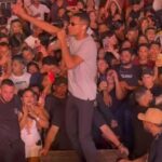 Netto Brito se emociona com multidão em Feijó e encerra 27º Festival do Açaí com chave de ouro
