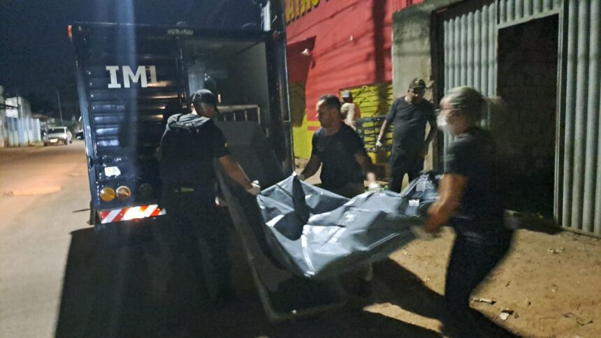 Homem é encontrado morto no quintal de residência no Recanto dos Buritis, em Rio Branco
