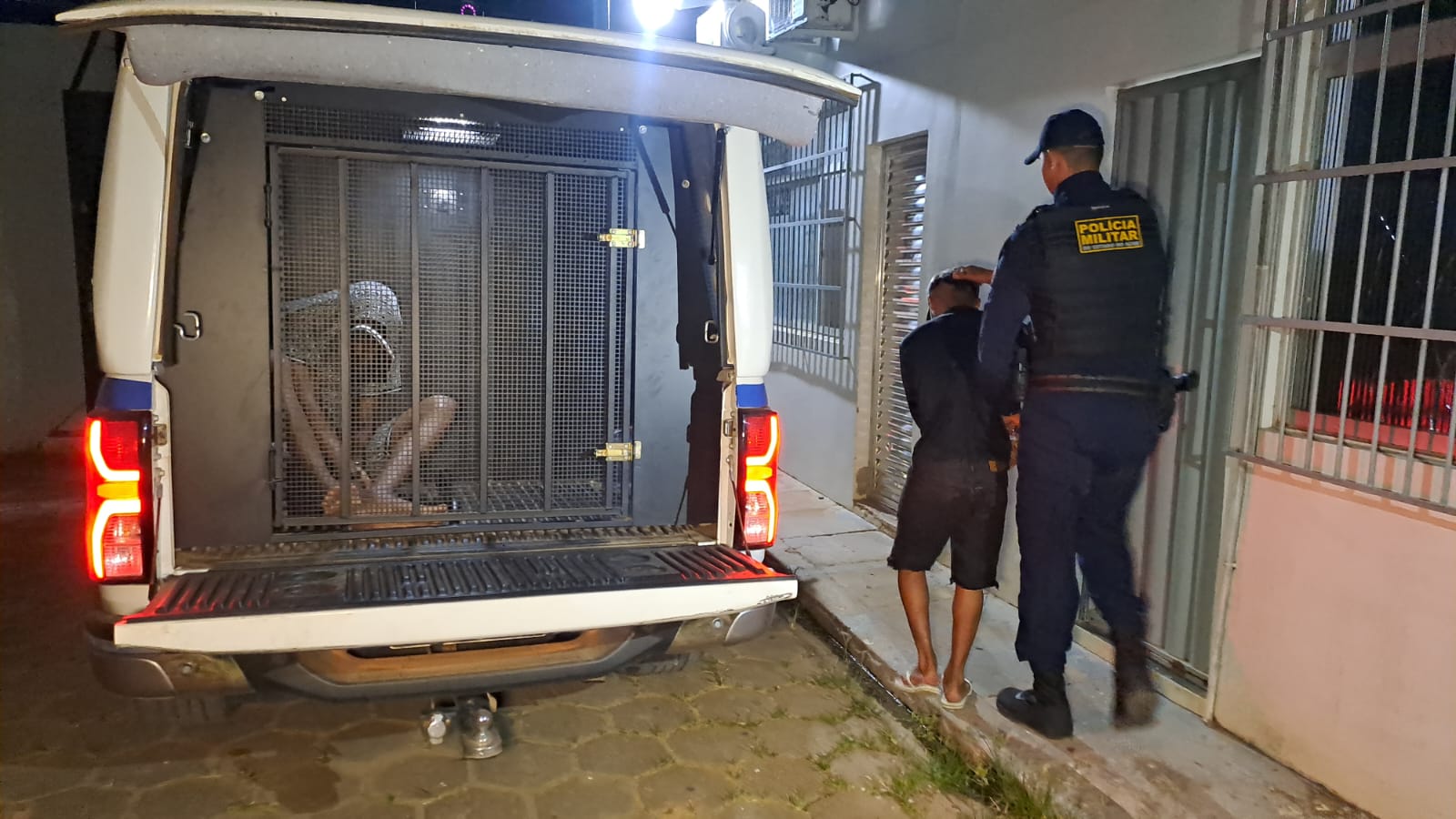 Polícia Militar apreende dois adolescentes com arma artesanal durante patrulhamento em Rio Branco